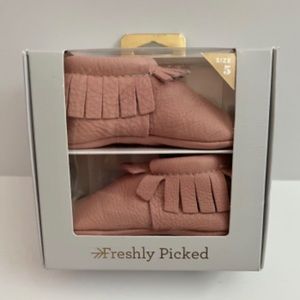 BNIB! FRESHLY PICKED Blush Fringe Moccasin Flats